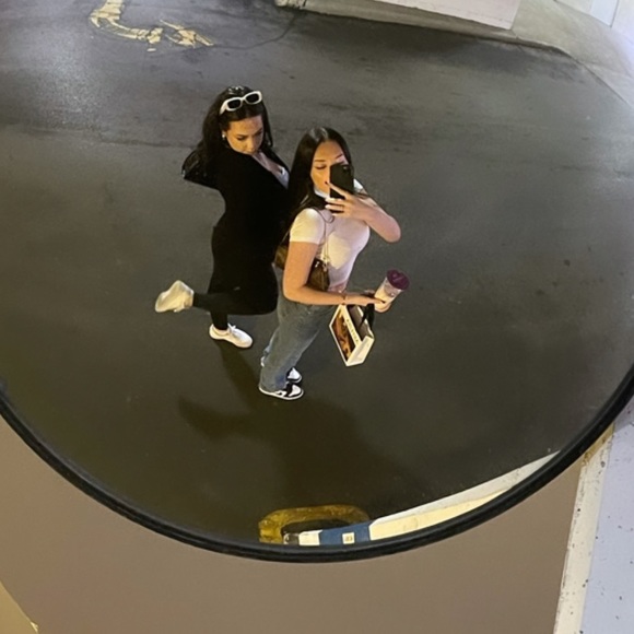 Meet your Posher, Nikolina - Picture 1 of 1